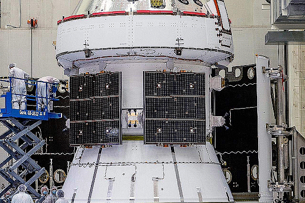 Bauteile der Ariane Rakete