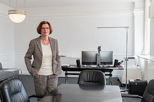 Frau Senatorin Vogt