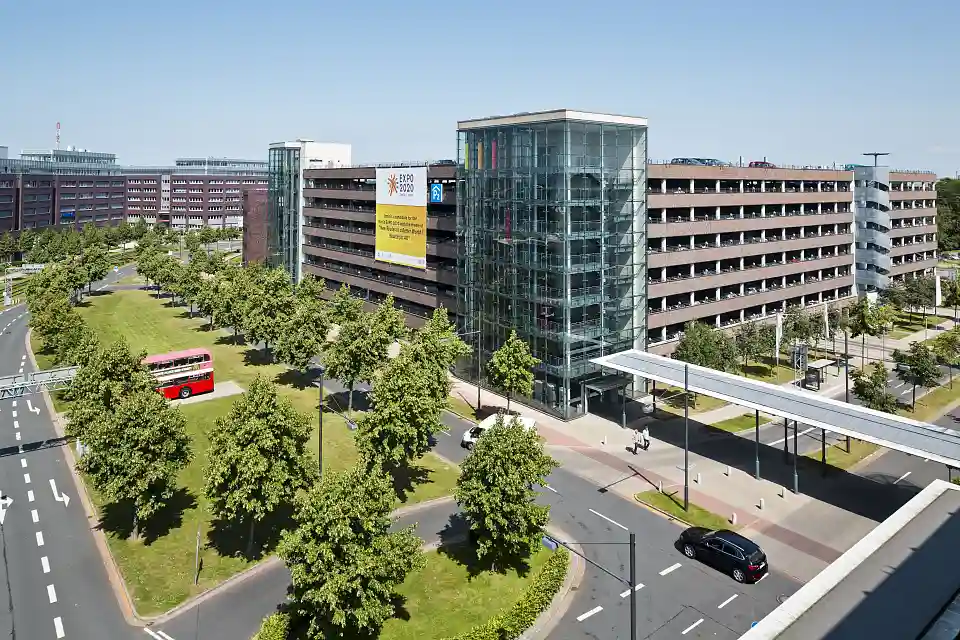 Parkhaus am Flughafen