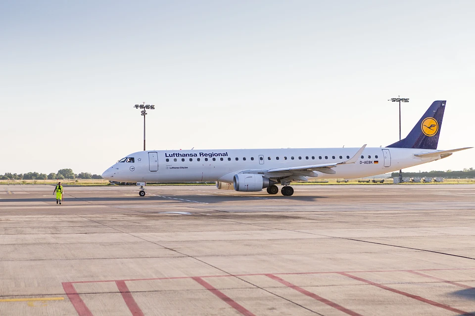 Lufthansa auf dem Vorfeld